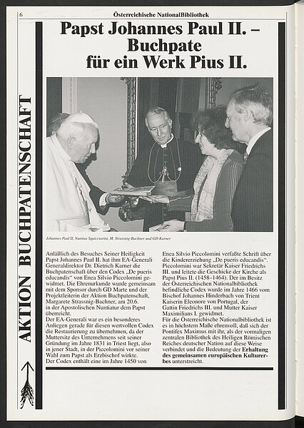 Schwarz-weißes Foto des Papstes, der eine Buchpatenschaft übernimmt, darunter Text